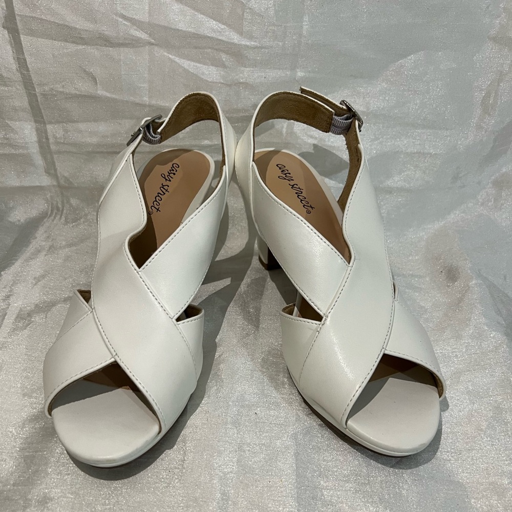 Women’s White Wide Width Sandals 9WW Easy Street Slingback Heels NWT